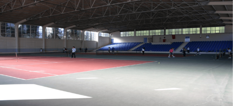 uludag-universitesi-kapali-ve-acik-tenis-kortlari-1